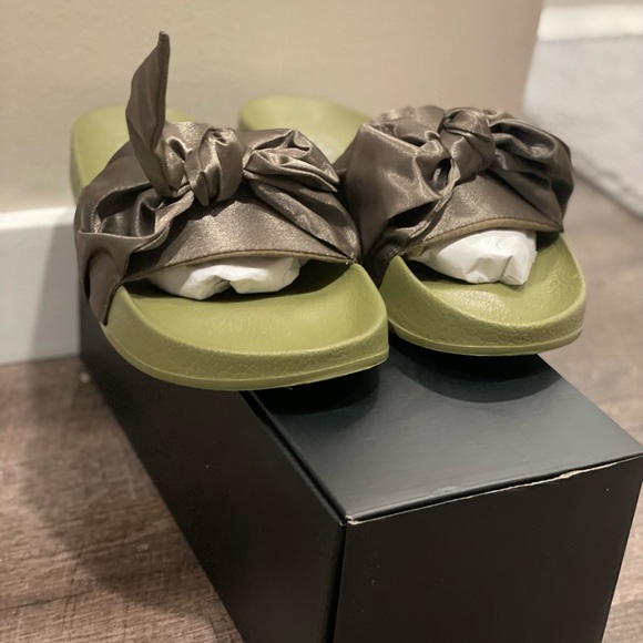 Puma Fenty by Rihanna Slides - Picture 8 of 9